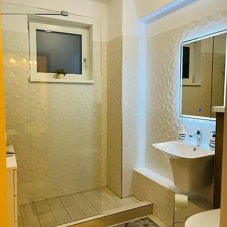 Adara Sea Side 2 Bedrooms 아파트